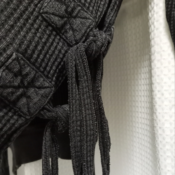 Free People One thermal top. NWT.  Charcoal gray. Size xs or small. - Picture 6 of 16